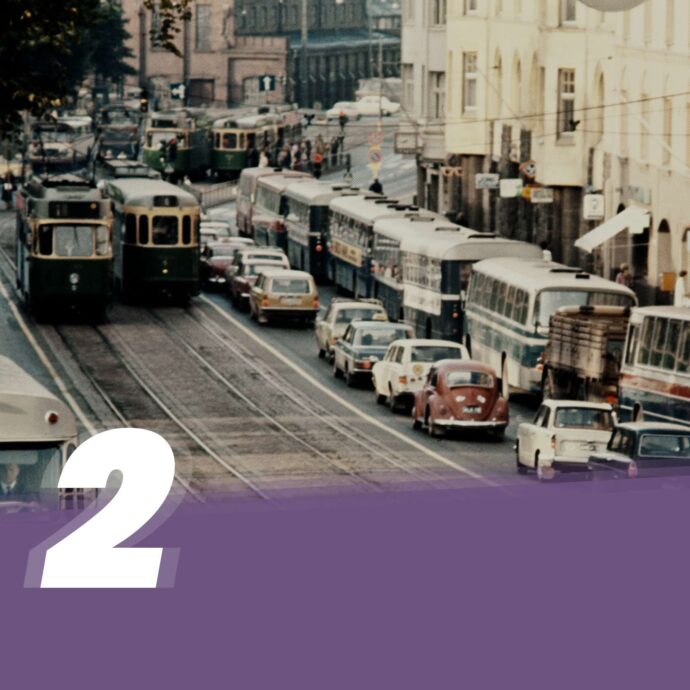 Kuva Hämeentie 34 kohdalta Helsingistä 1960-luvun loppupuolelta, kuvan päällä numero 2.