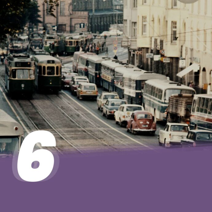 Kuva Hämeentie 34 kohdalta Helsingistä 1960-luvun loppupuolelta, kuvan päällä numero 6.